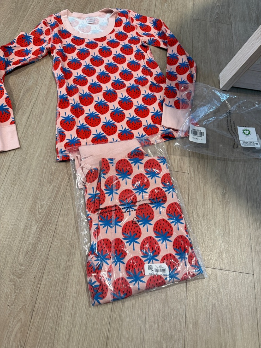 Hanna Anderson Kids Strawberry-Print Pink Long-Sleeve & Pants Pajama Set